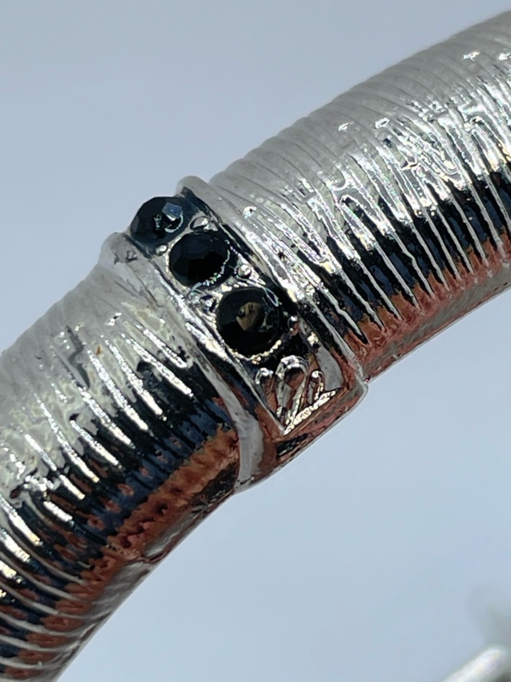 Silver Tone Hinged Bangle Bracelet Black Rhinestones Textured Modern - Picture 7 of 10